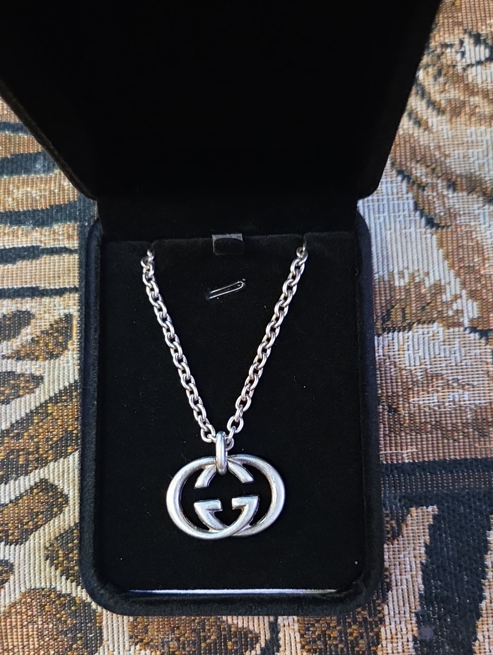 Gucci Silver Interlocking GG Pendant Necklace - Picture 2 of 5